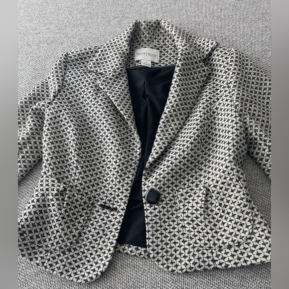 White House Black Market Black and White Cropped Blazer - Picture 15 of 16